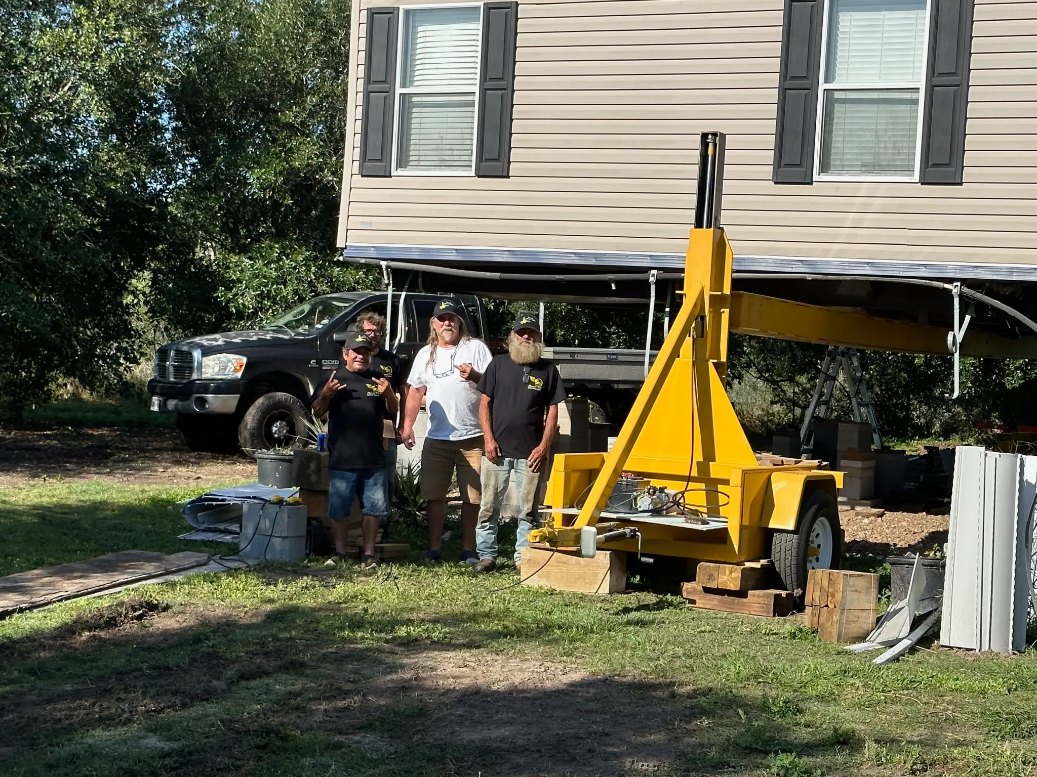 Salero Transport & Set crew